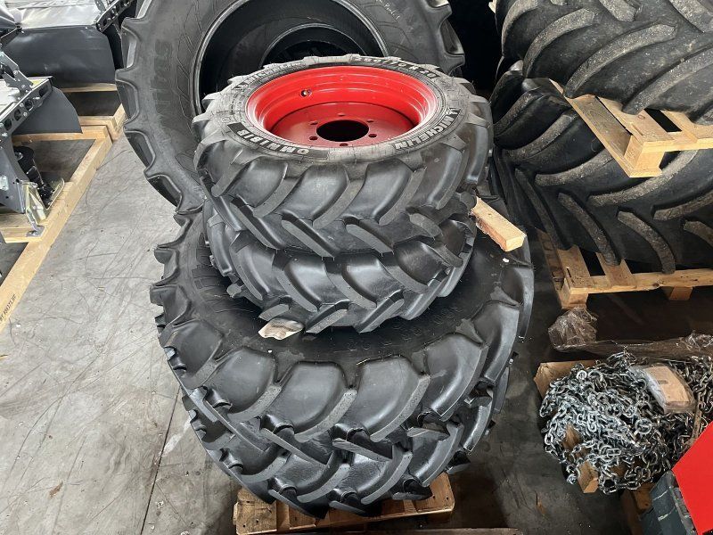 Michelin Kompletträder zu Fendt 200P