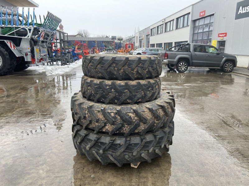 Pflegebereifung 340/85R38+280/85R28 Steyr Kompak