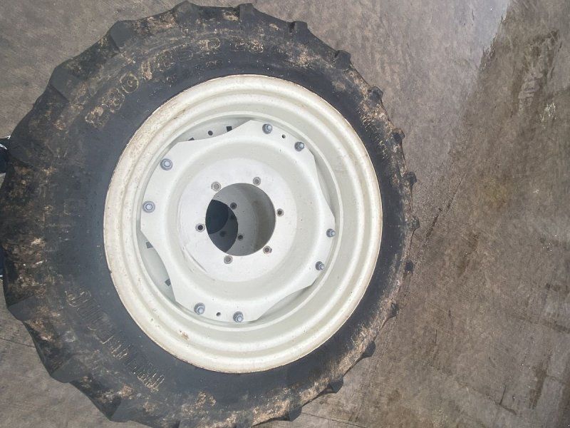Pflegebereifung 340/85R38+280/85R28 Steyr Kompak