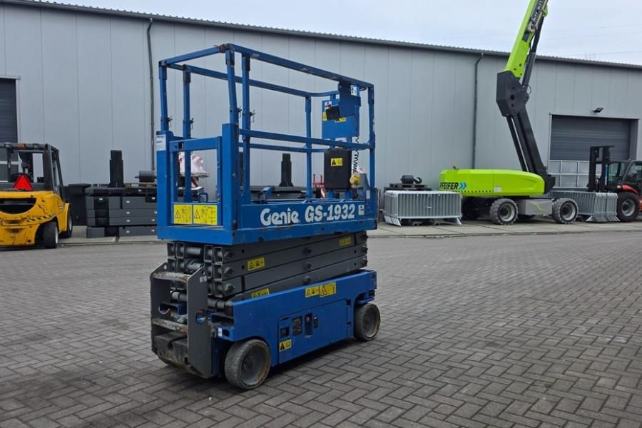Genie GS1932 Electric, Working Height 7.8 m, 227kg Capac