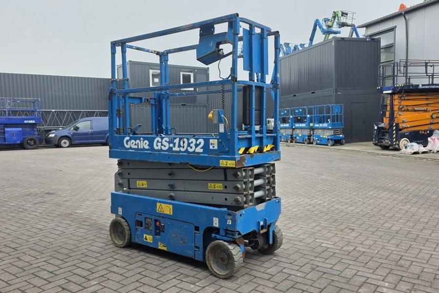 Genie GS1932 Electric, Working Height 7.8 m, 227kg Capac