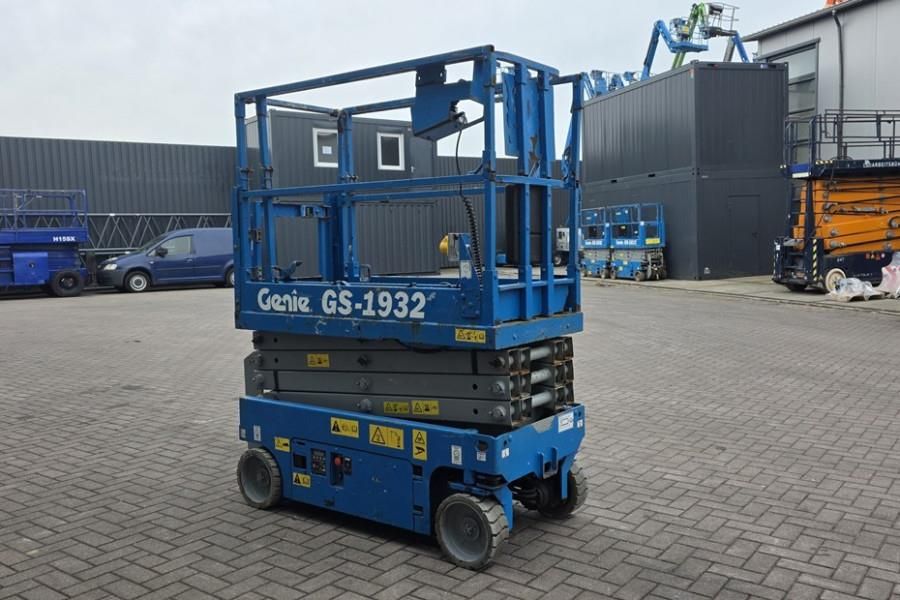 Genie GS1932 Electric, Working Height 7.8 m, 227kg Capac