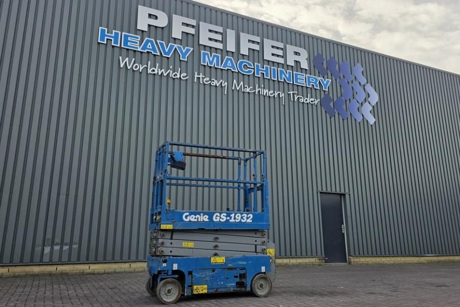 Genie GS1932 Electric, Working Height 7.8 m, 227kg Capac