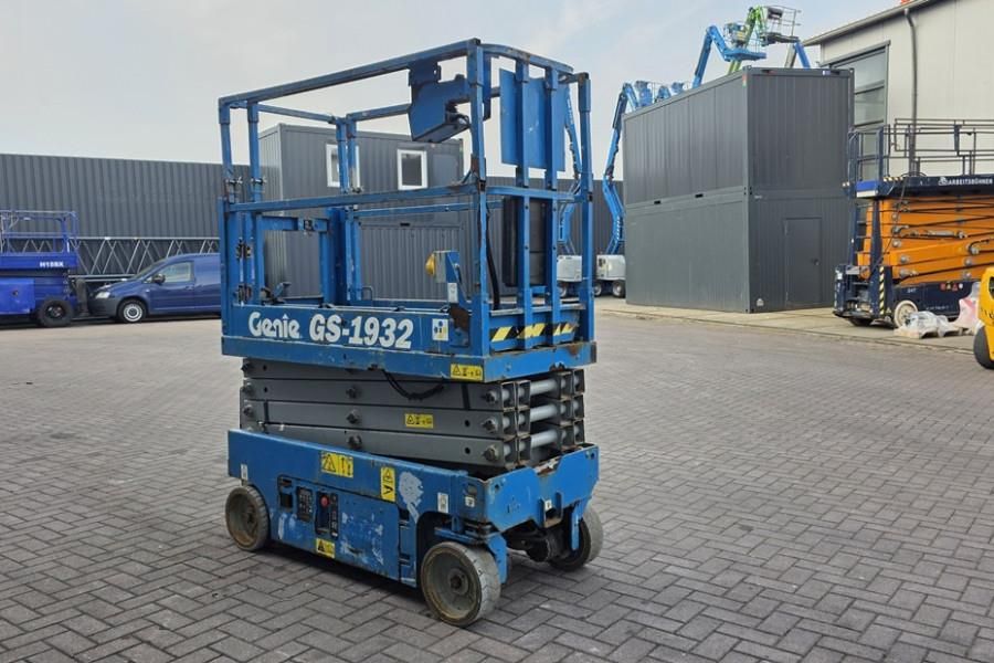 Genie GS1932 Electric, Working Height 7.8 m, 227kg Capac