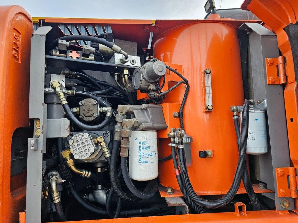 Hitachi ZAXIS 130 W WE1498