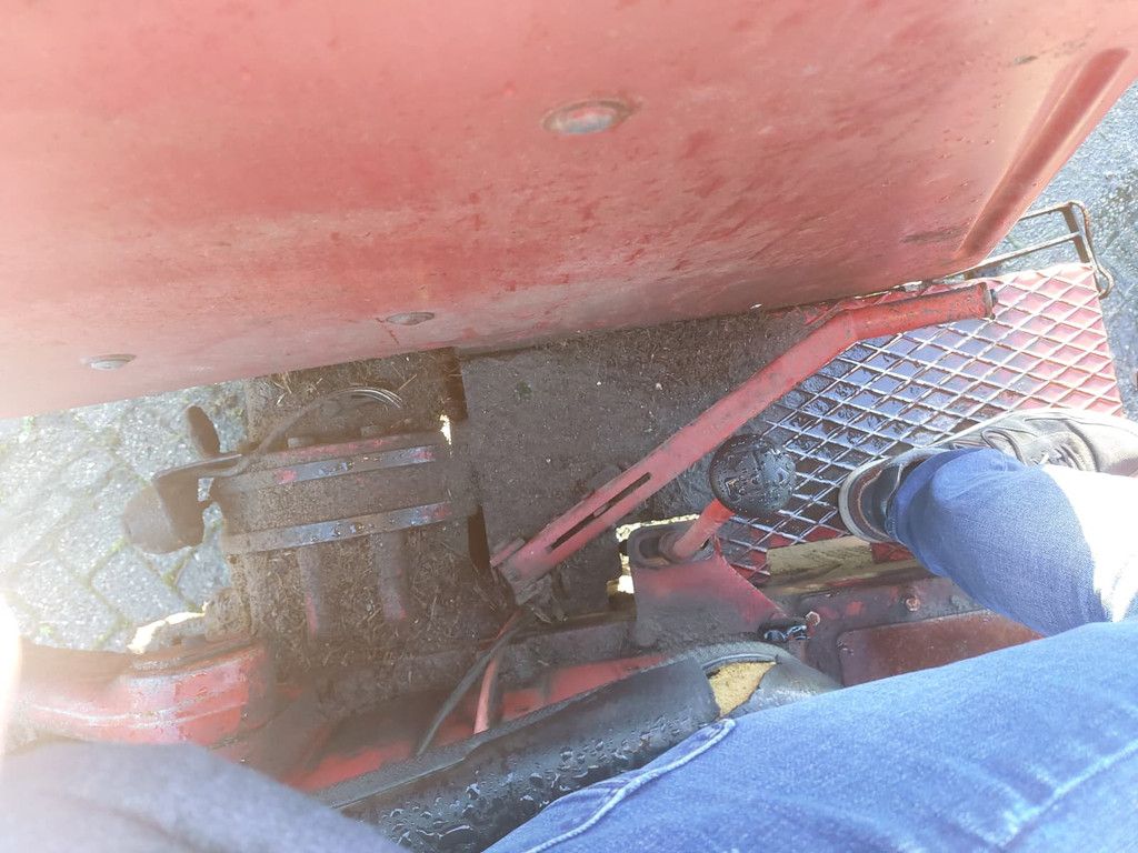 International 745 - S