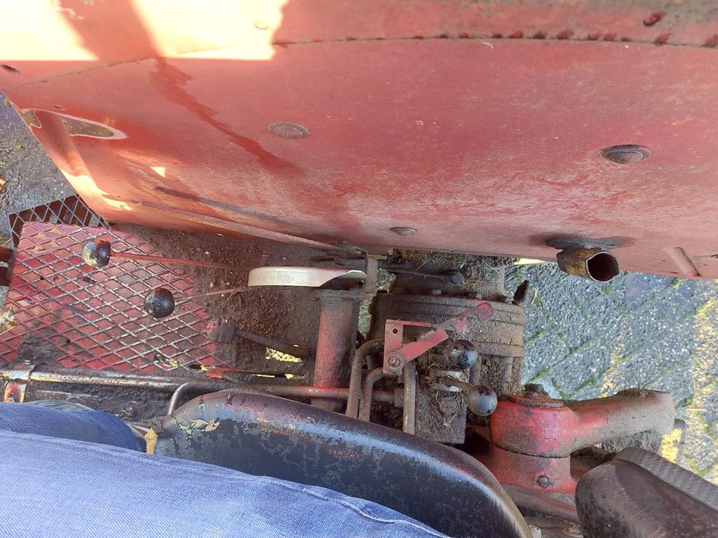 International 745 - S