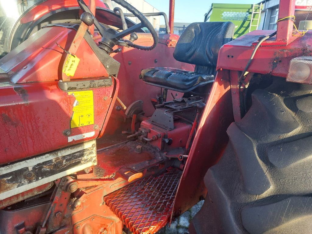 International 745 - S