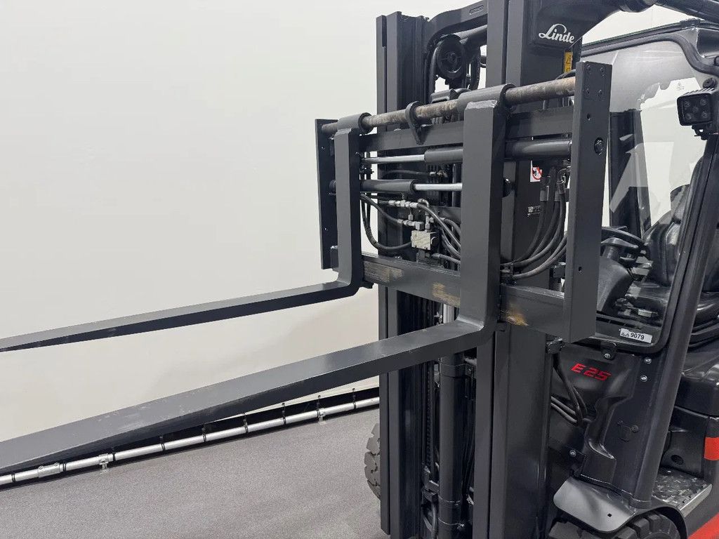 Linde 387 E 25 L-01. Inclusief nieuwe accu