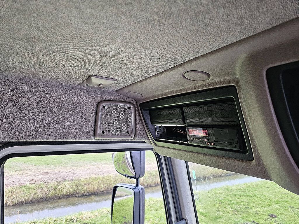 DAF LF 290 16t taillift airco