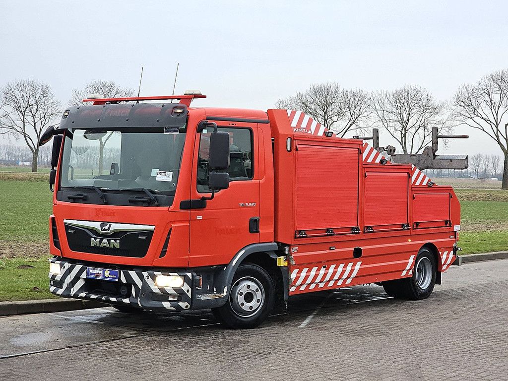 M.A.N. 8.220 TGL 8.8t bottie lift 8t