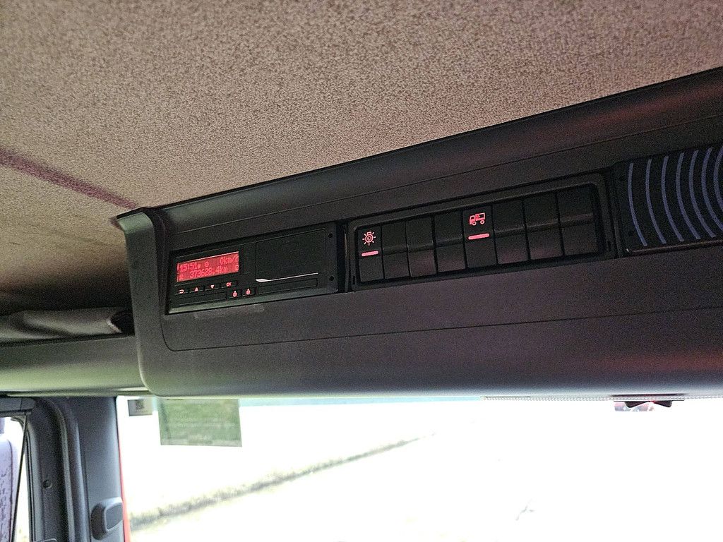 M.A.N. 8.220 TGL 8.8t bottie lift 8t