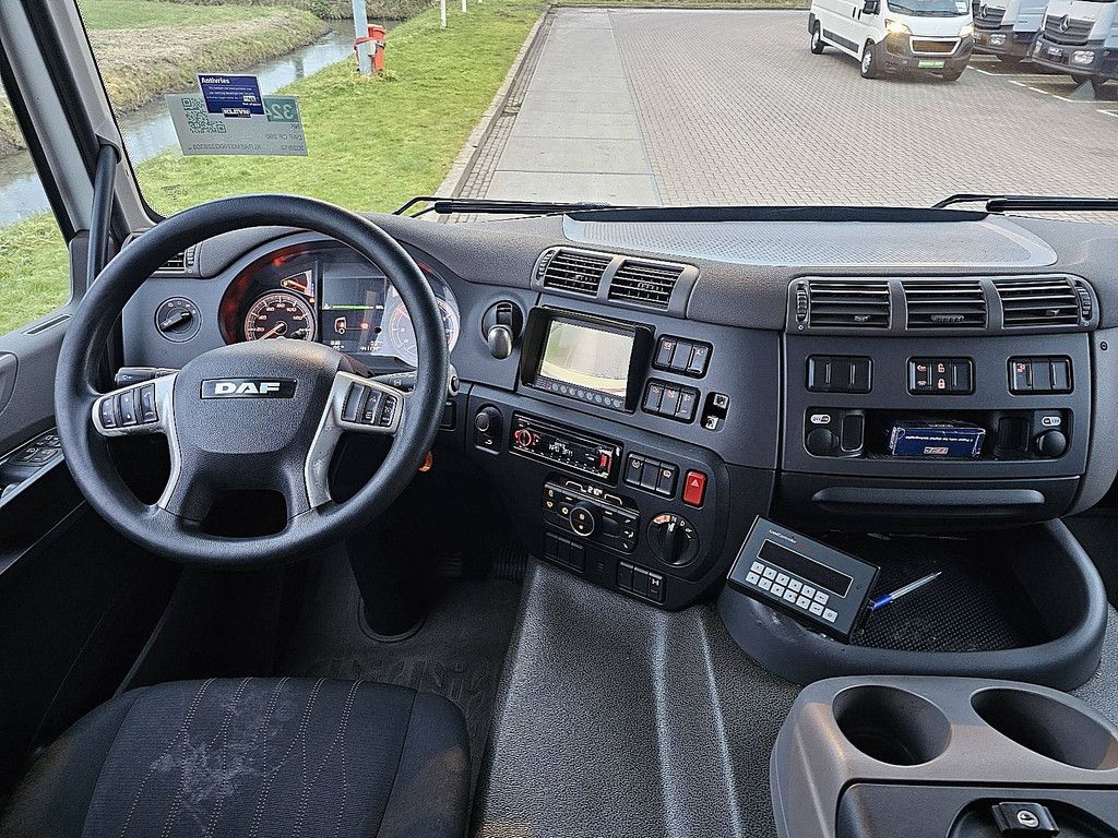 DAF CF 260 19t taillift airco