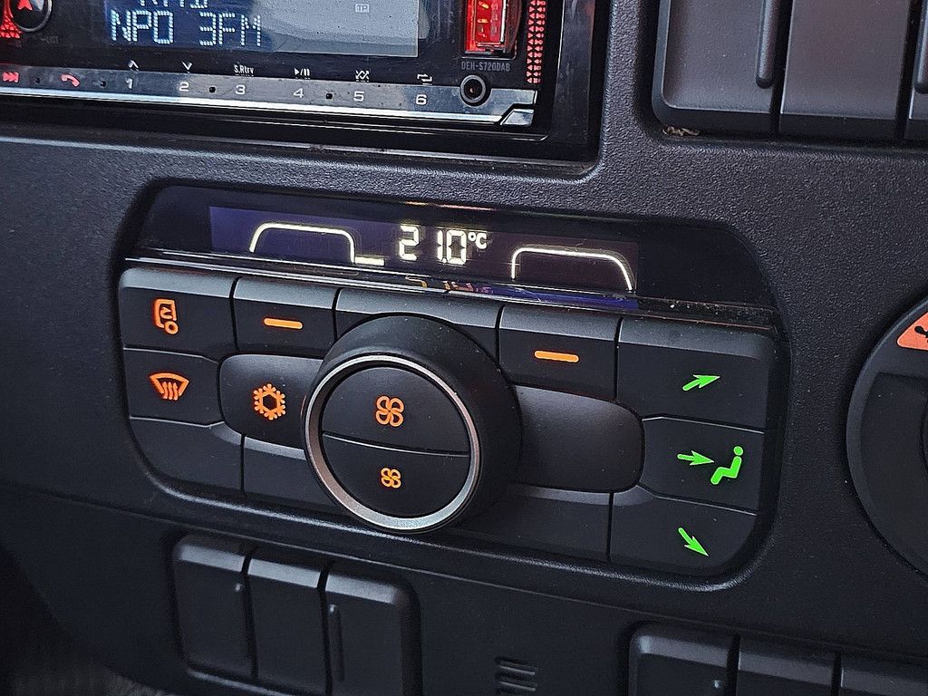 DAF CF 260 19t taillift airco