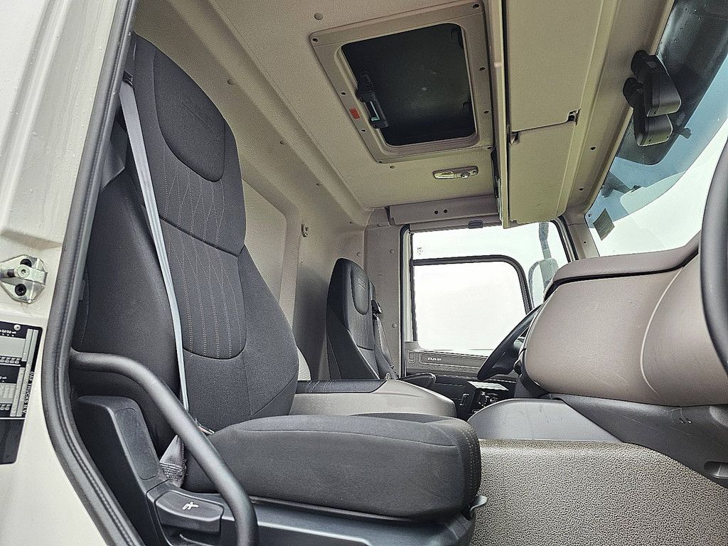 DAF CF 260 19t taillift airco