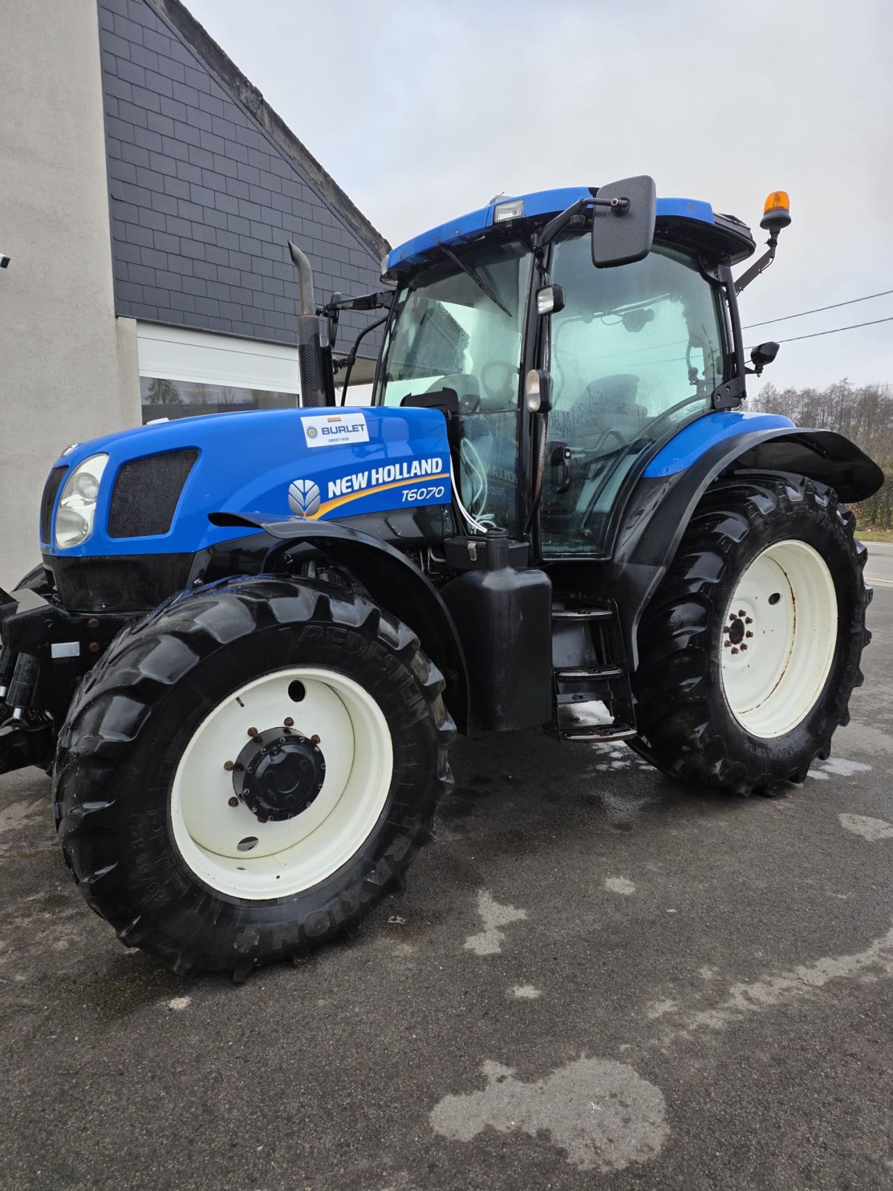 New Holland T6070
