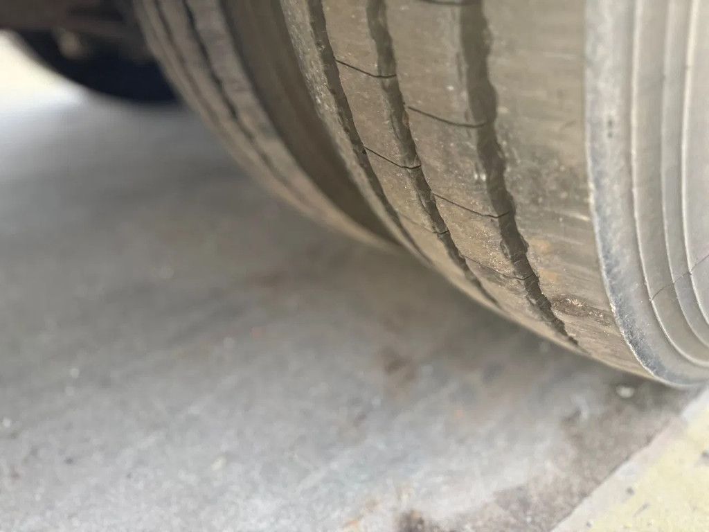 Pacton 2AS 7.4M Jumbo Schuifzeilen+Schuifdak Hardhouten vloer Liftas