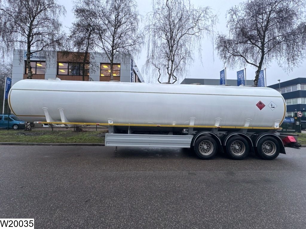 Willig Fuel 47.800 Liter, 6 Comp, ADR, Fuel