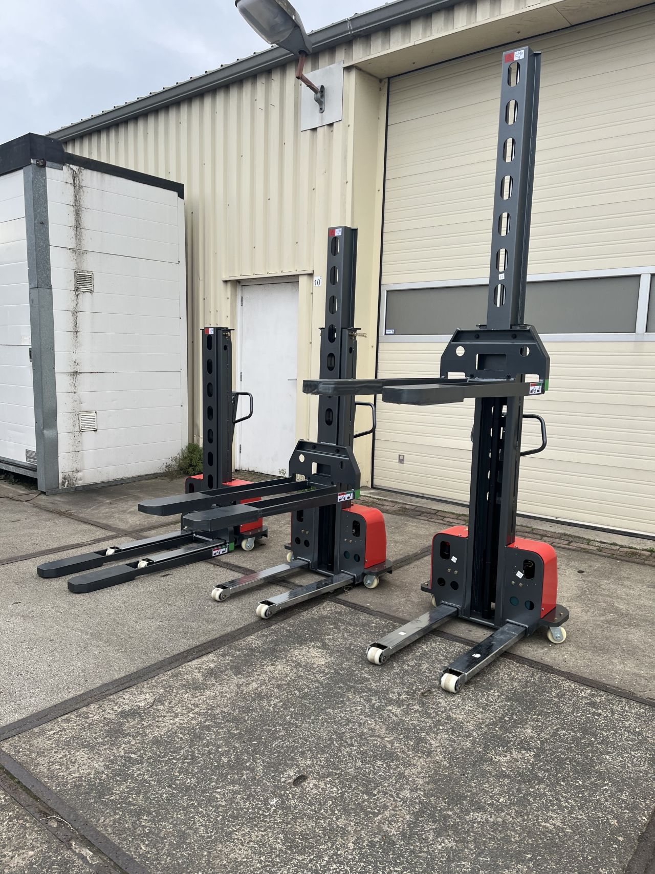 Te koop nieuwe semi elektrische stapelaars