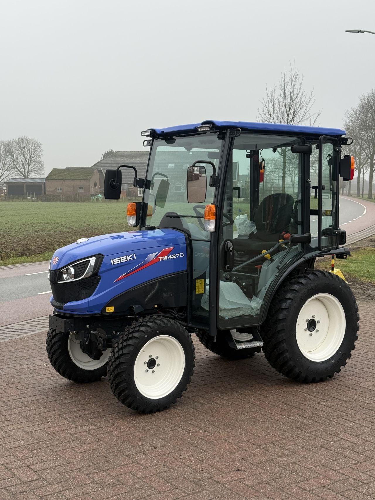 Iseki tm4270 hst met cabine