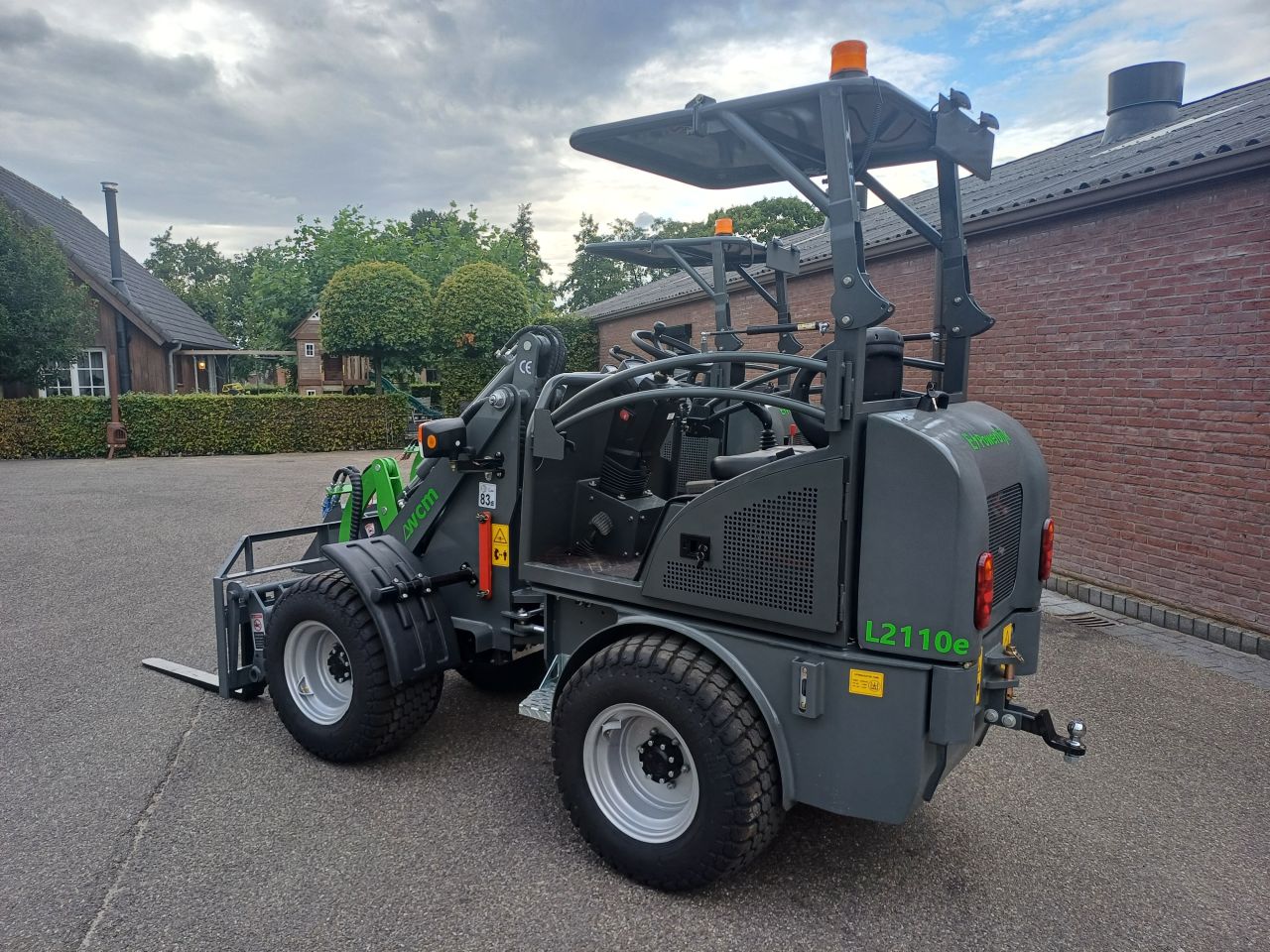 WCM L2110e elektrische minishovel shovel