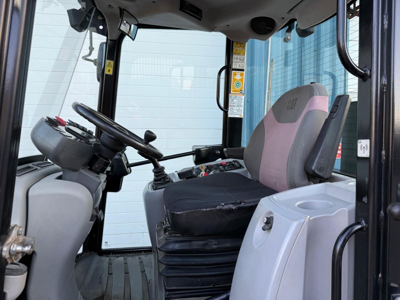 CATERPILLAR 907H (35KM/H) BJR 2015