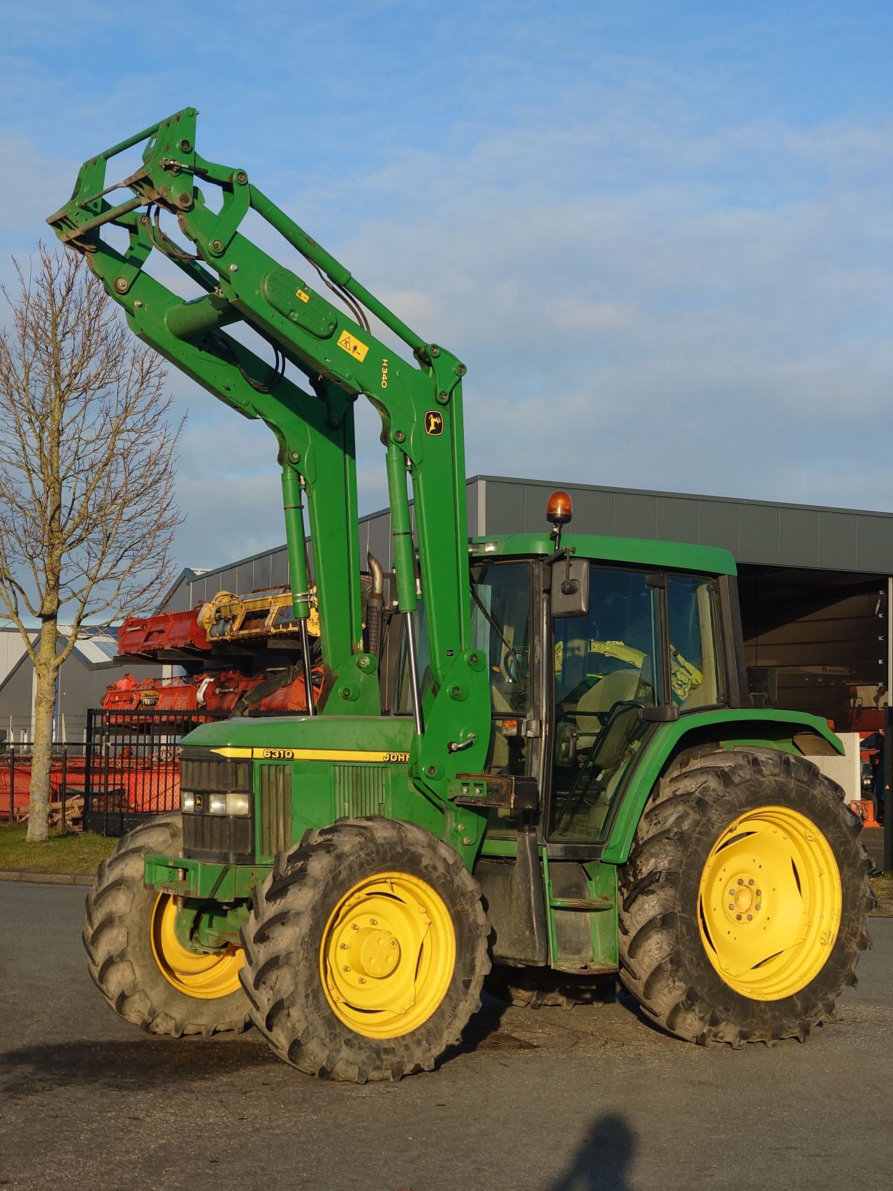 John Deere 6310 with H340 frontloader