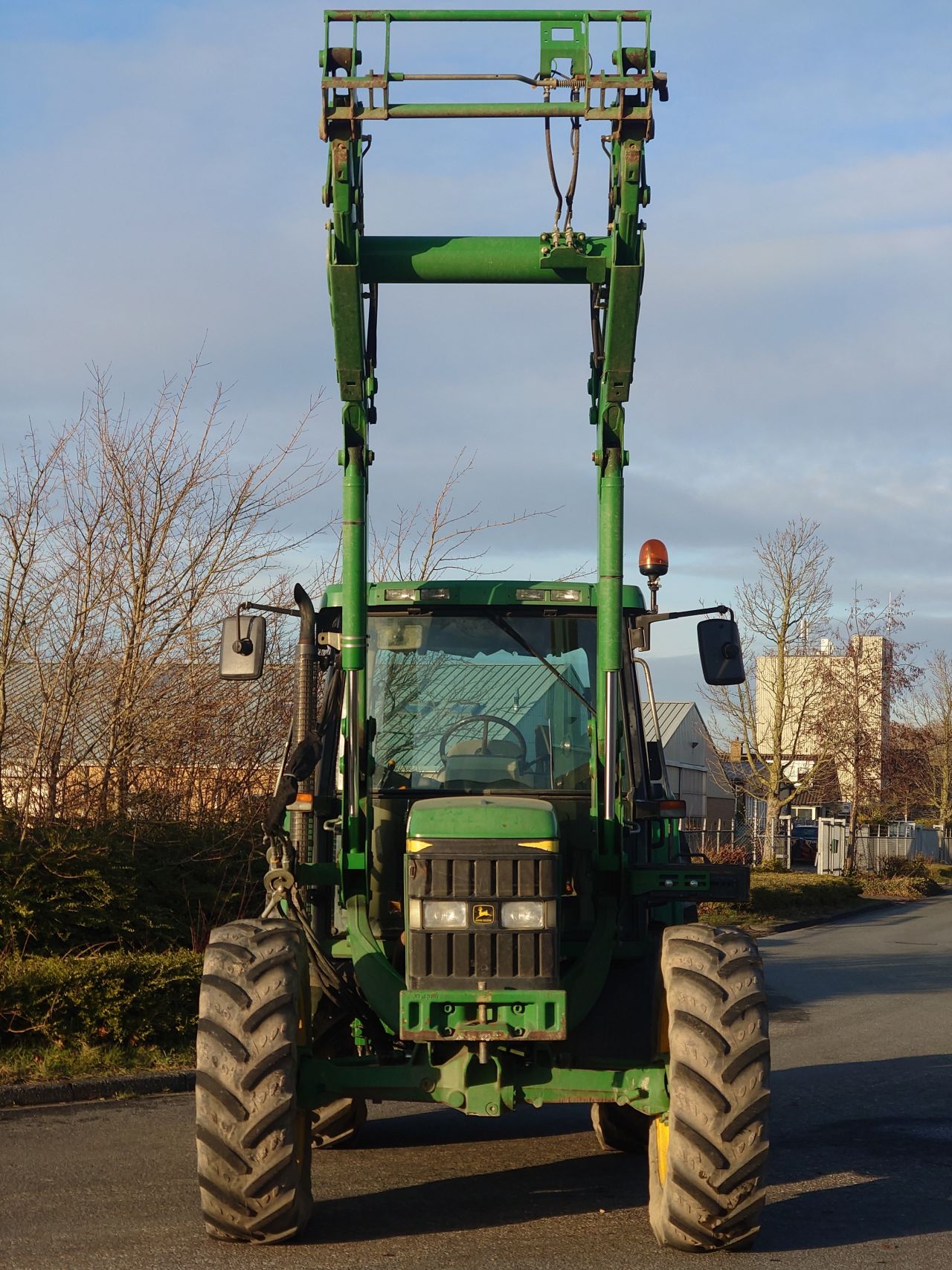 John Deere 6310 with H340 frontloader