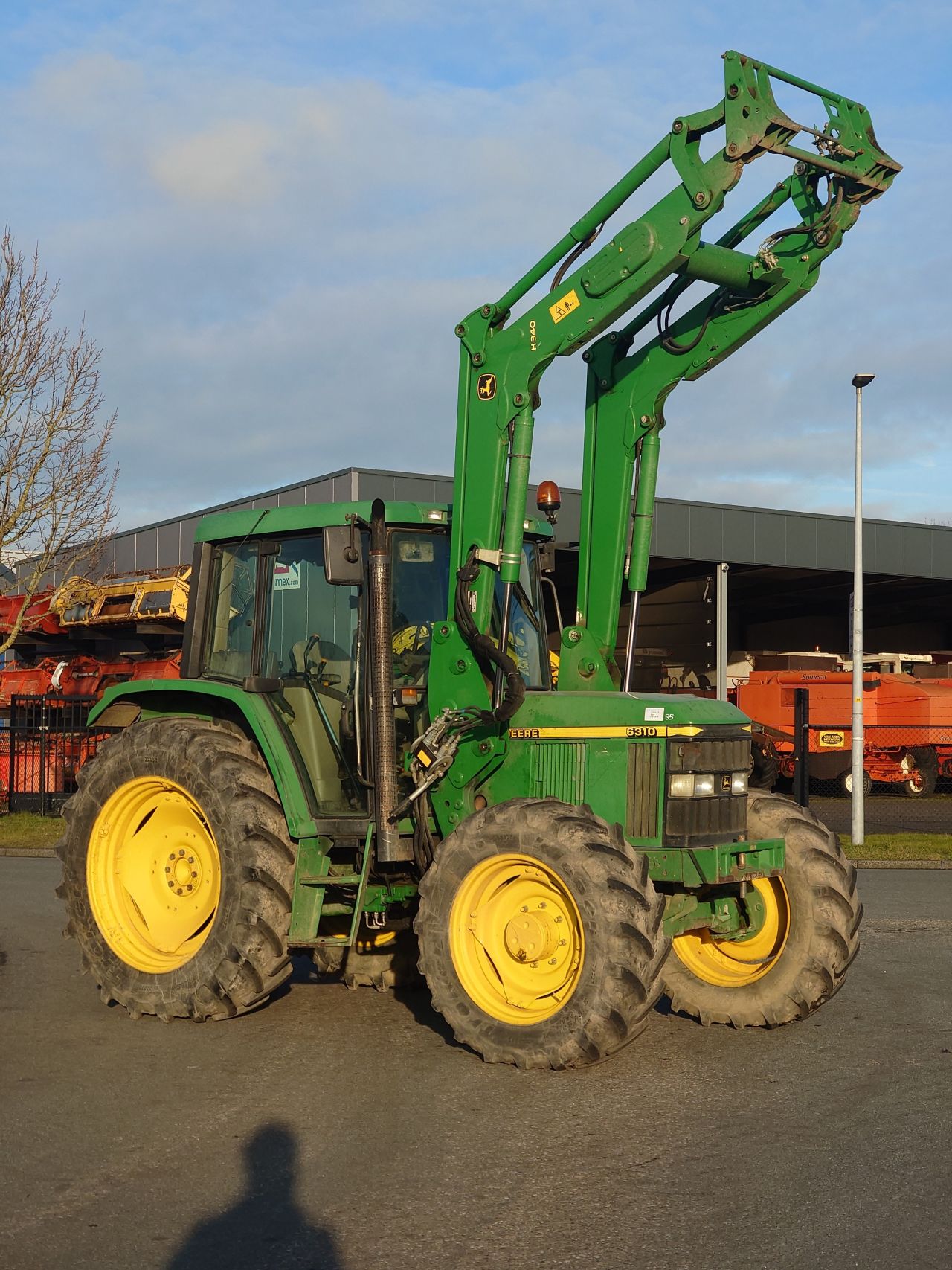 John Deere 6310 with H340 frontloader