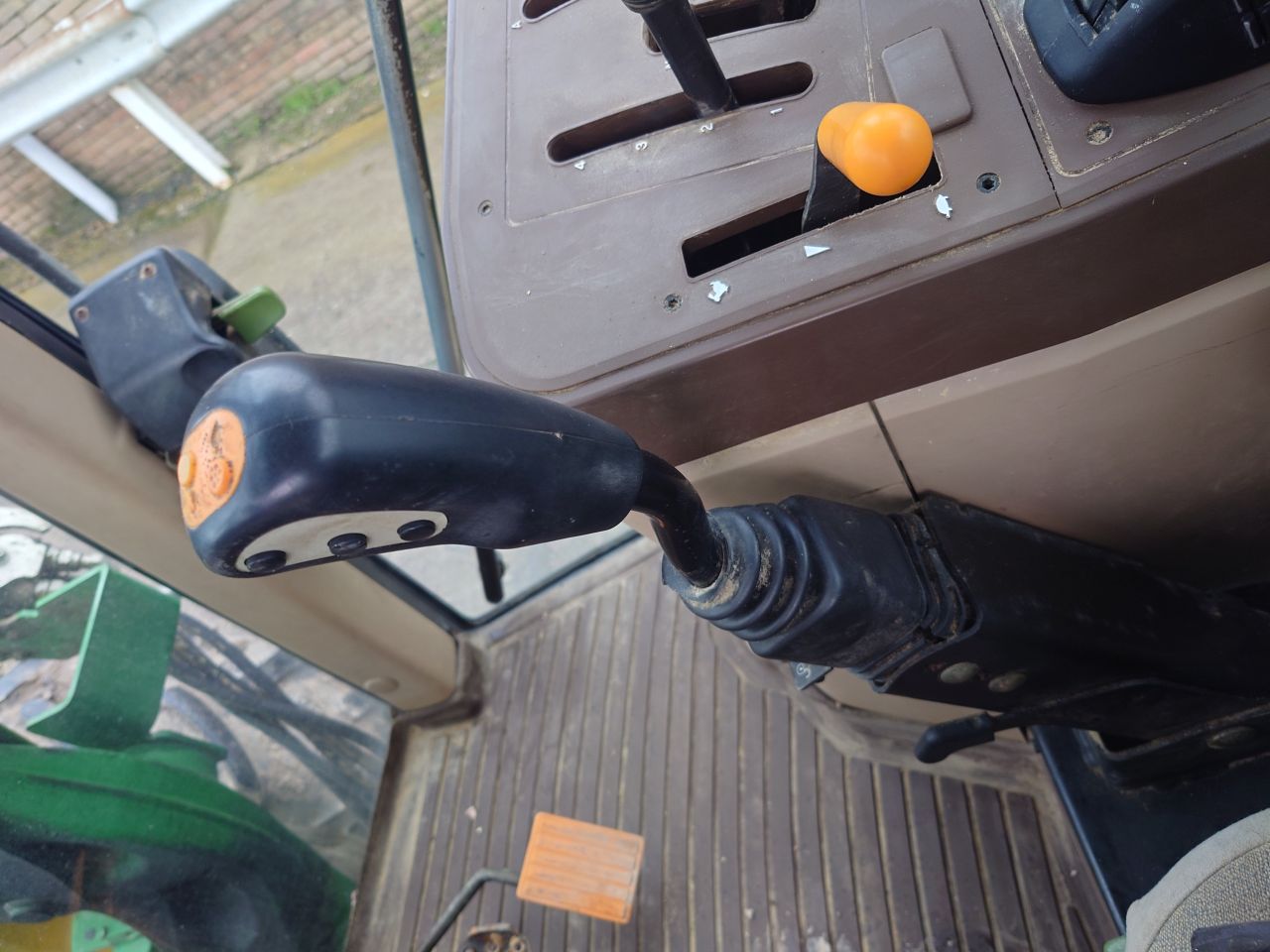 John Deere 6310 with H340 frontloader