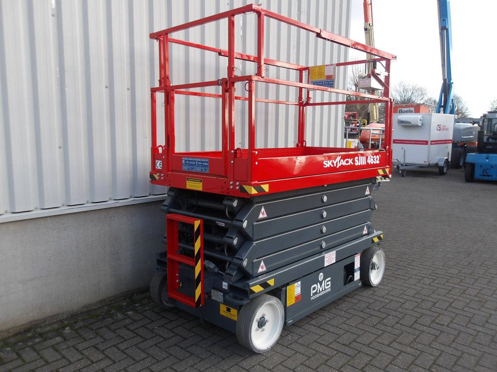 Scherenhebebühne Skyjack SJ4632 11,75 m elektrisch 2014 bei Nieuwe Vlemmix