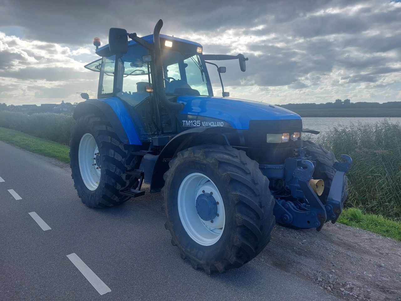 New Holland TM 135 complete trekker