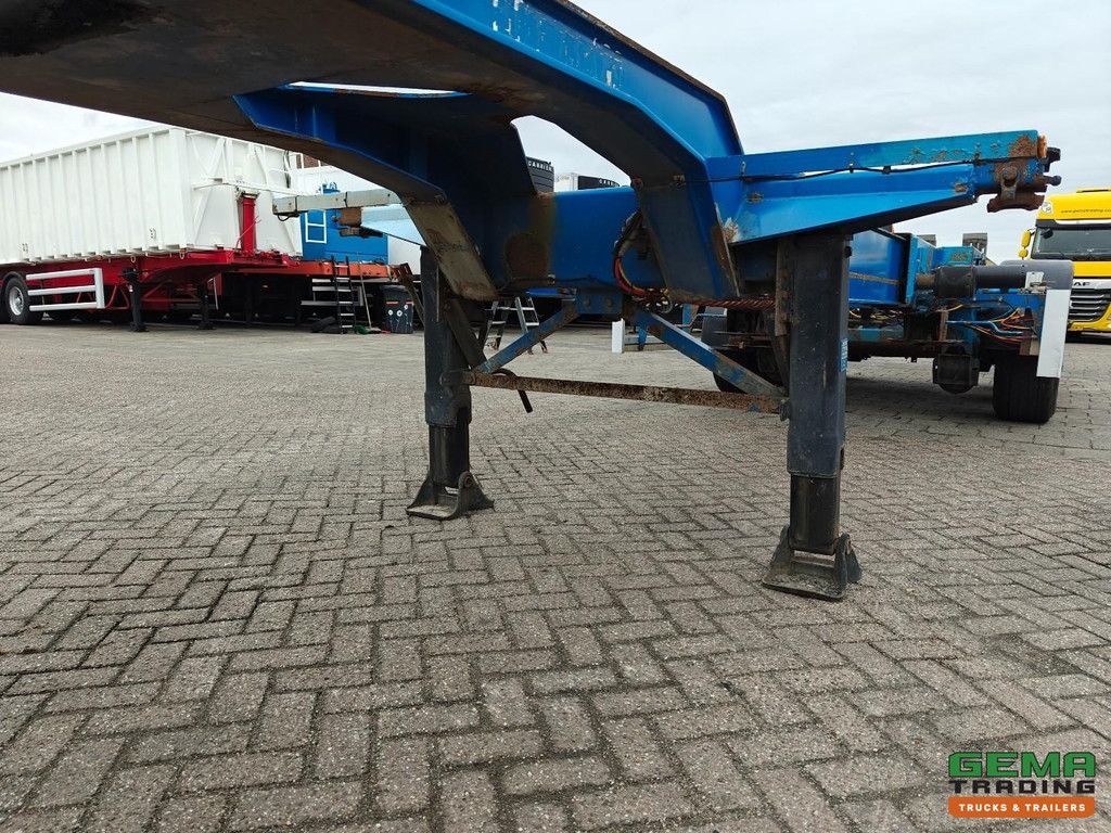 Renders RENDERS EURO800 3-axle MB - LiftAxle - Disc brakes - All types of containers