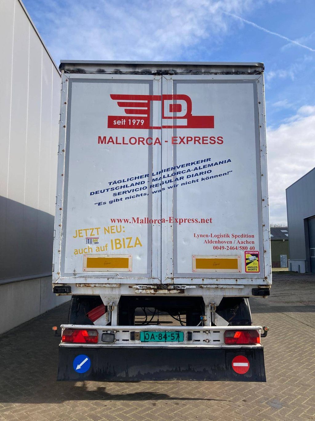 Kraemer sliding tarpaulin trailer