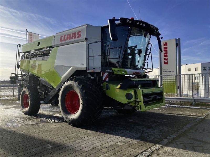Claas LION 6700 Allrad + V770