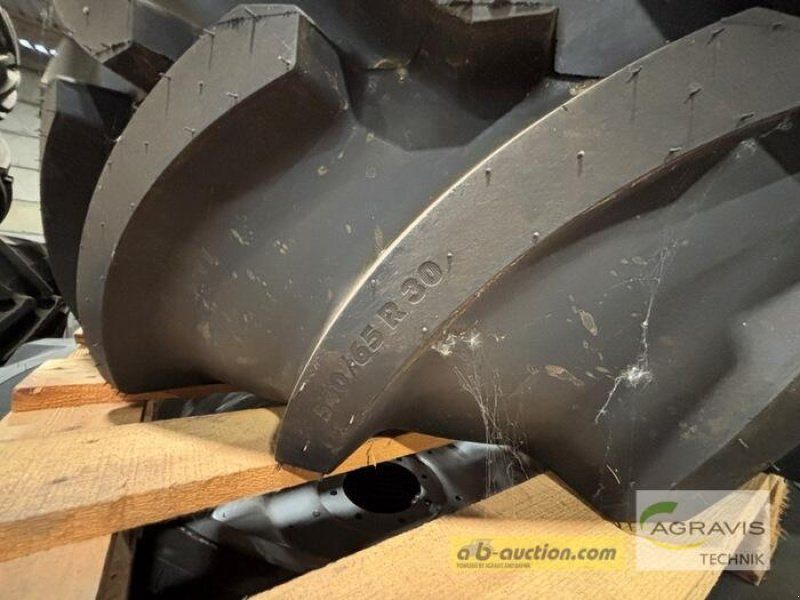 Vredestein 650/65 R42 540/65 R30, 650/65 R42