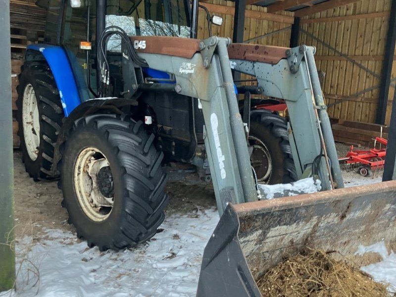 New Holland TS100 4WD