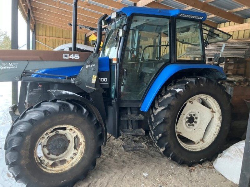 New Holland TS100 4WD