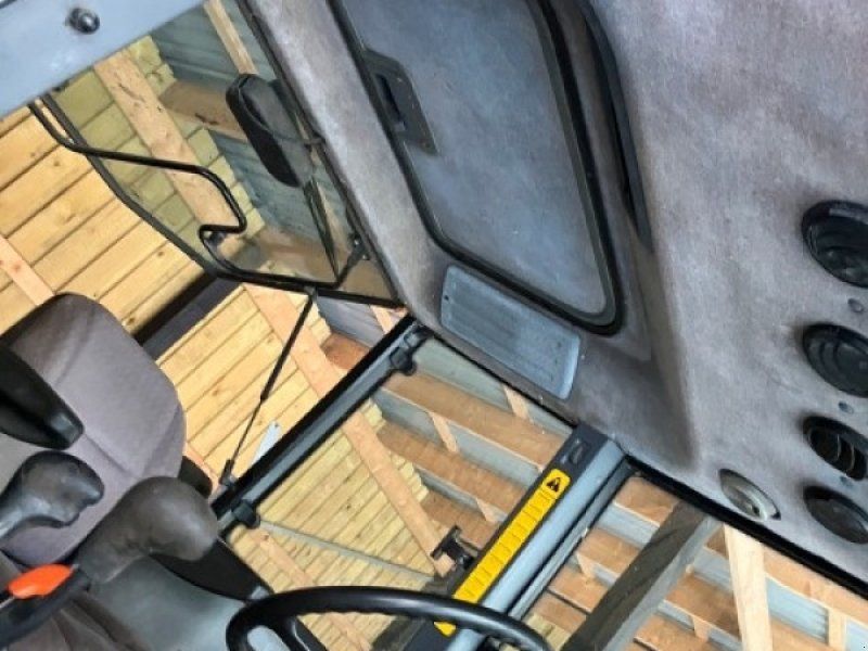 New Holland TS100 4WD