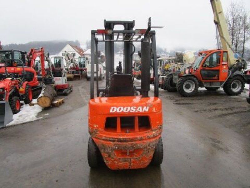 Doosan D25G Tripl 6,10m + Seitenschieber