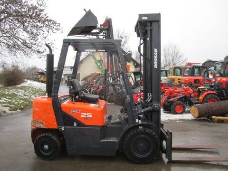 Doosan D25G Tripl 6,10m + Seitenschieber