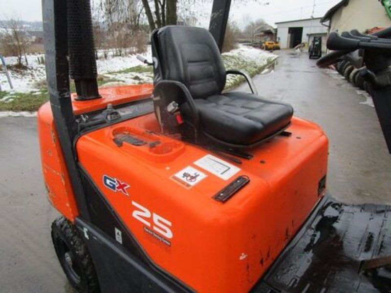 Doosan D25G Tripl 6,10m + Seitenschieber