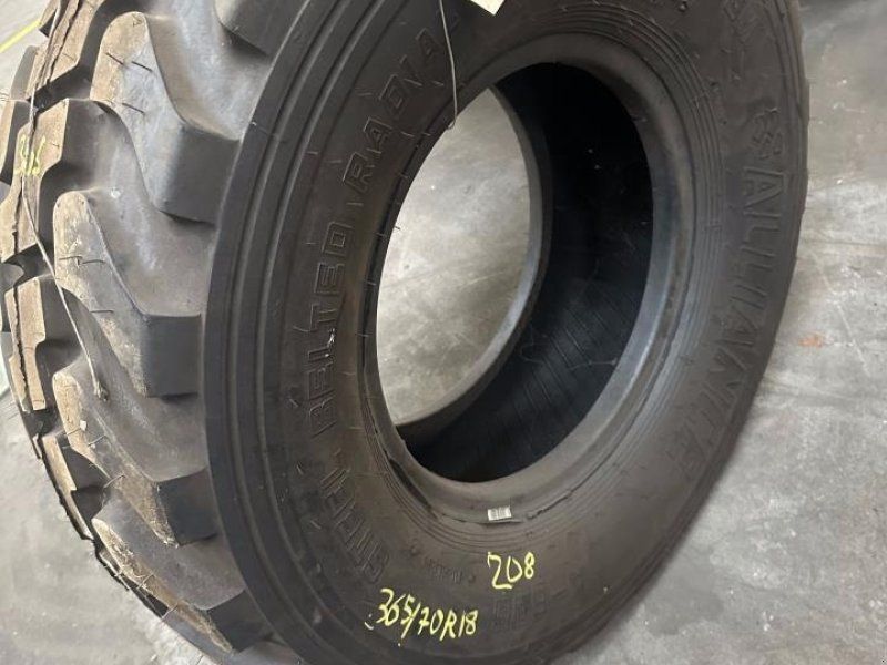 Alliance 365/70R18