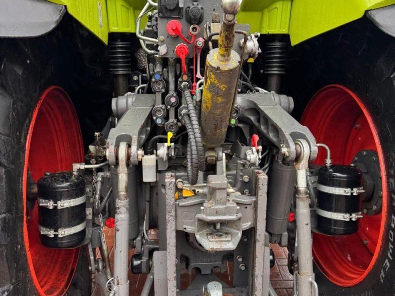 Claas Axion 810 CMatic