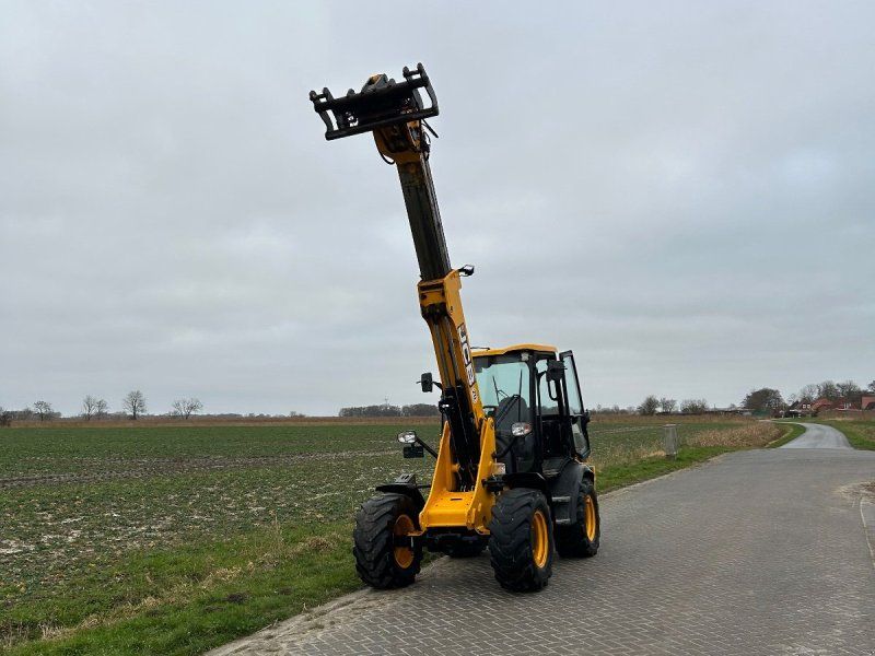 JCB TM 220