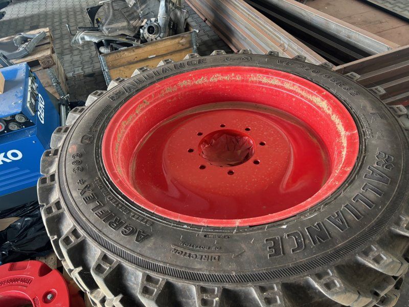 Fendt Pflegeräder für 300er Vario