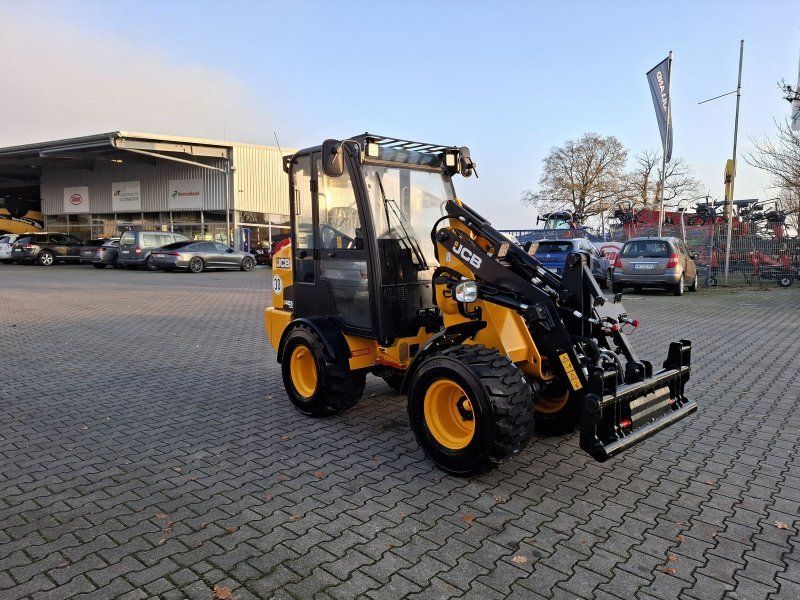 JCB 403 Plus mit Kabine