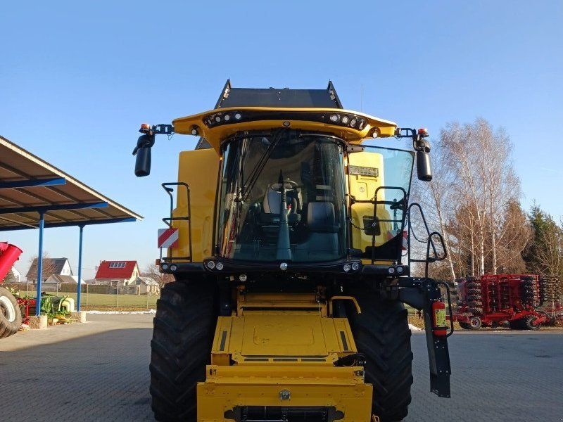 New Holland CR 8.80