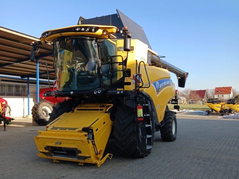 New Holland CR 8.80