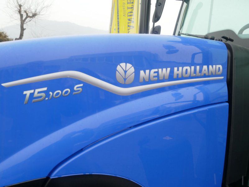 New Holland T5.100S Powershuttle